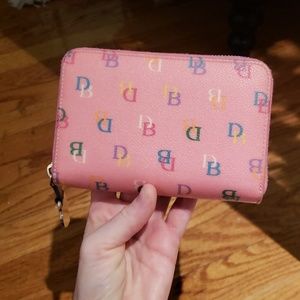 Dooney & Bourke wallet